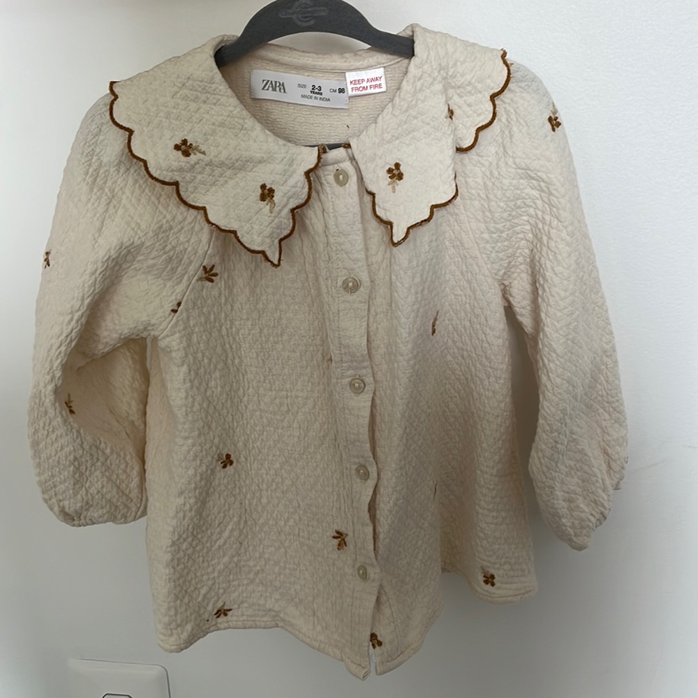 Zara woven collar shirt, size 2-3